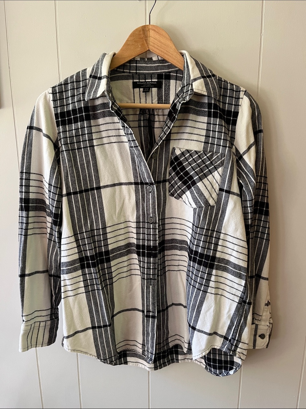 Banana Republic Black & White Flannel Plaid Button-Down Shirt